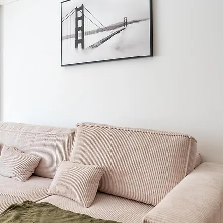 Near Old Town And Fully Renovated Lejlighed Nice